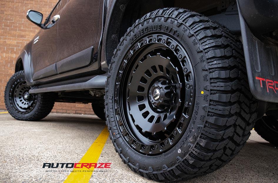 TOYOTA HILUX N80 4WD ZEPHYR MATTE BLACK